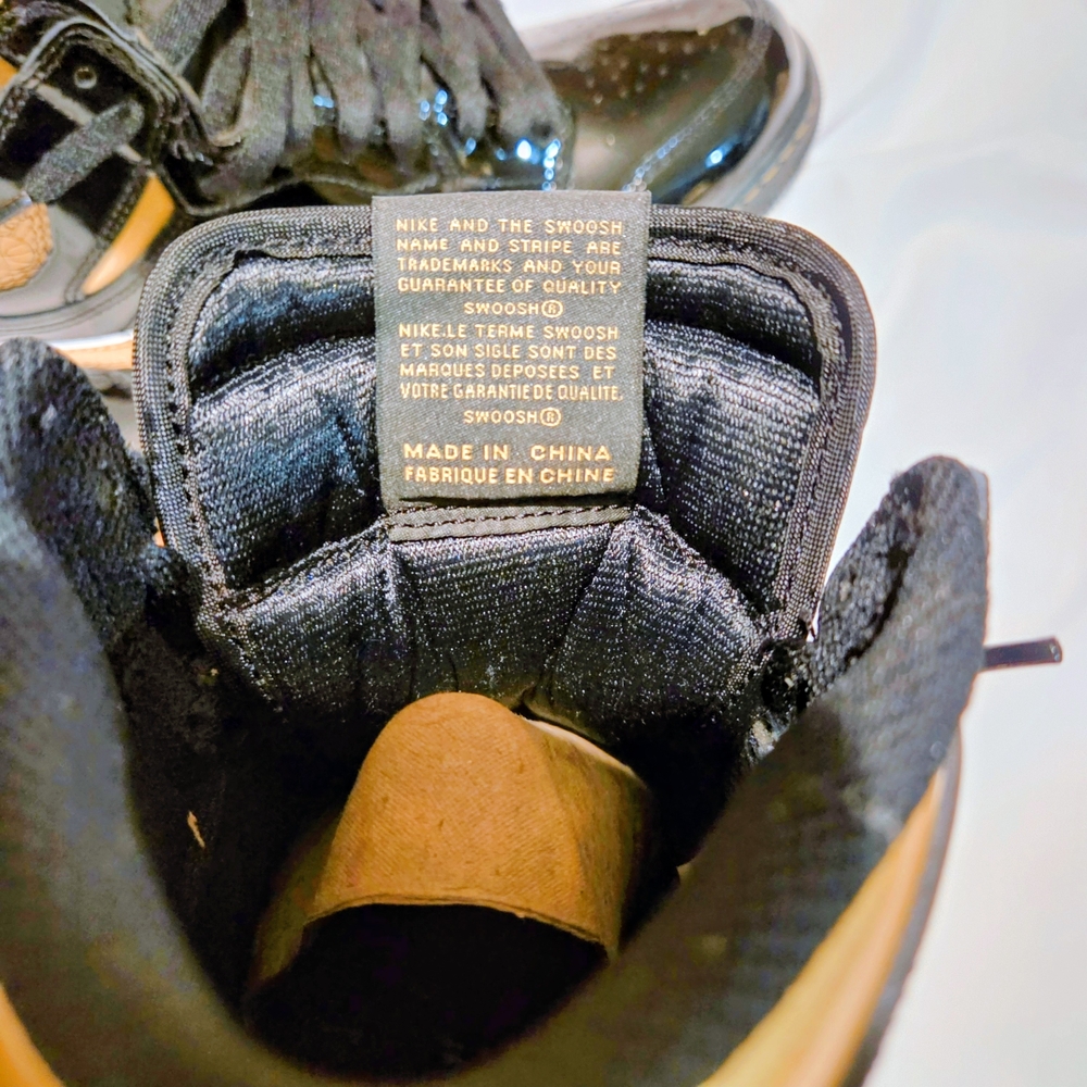 Nike Air Jordan 1 Retro High OG Black Metallic Size 7Y - Picture 5 of 6